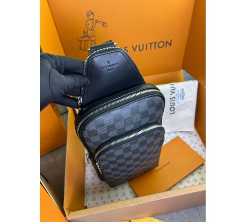 Сумка слінг сіра Louis Vuitton Avenue NM Damier Graphite c800