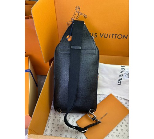 Сумка-слінг чорна Louis Vuitton Avenue NM Taiga c807