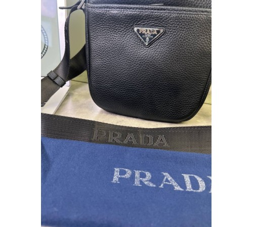 Крос-боді Prada із чорної телячої шкіри c818