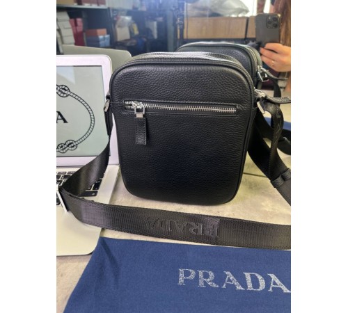 Крос-боді Prada із чорної телячої шкіри c818