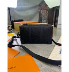 Мессенджер Louis Vuitton Mini Soft Trunk чорний c830