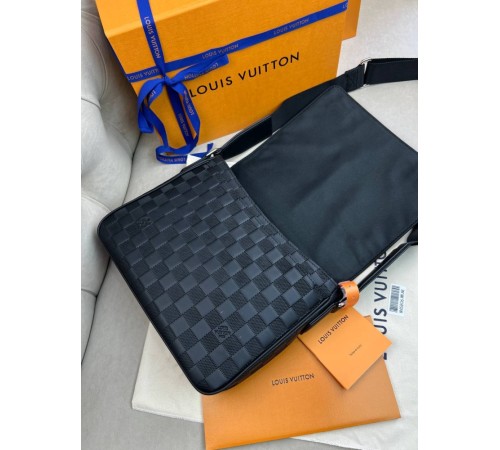 Месенджер чорний Louis Vuitton District PM Damier Infini c802