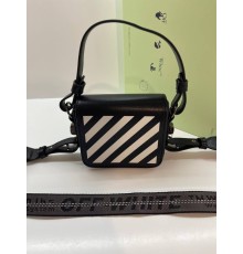 Жіноча сумка Off White Diag flap bag, чорна