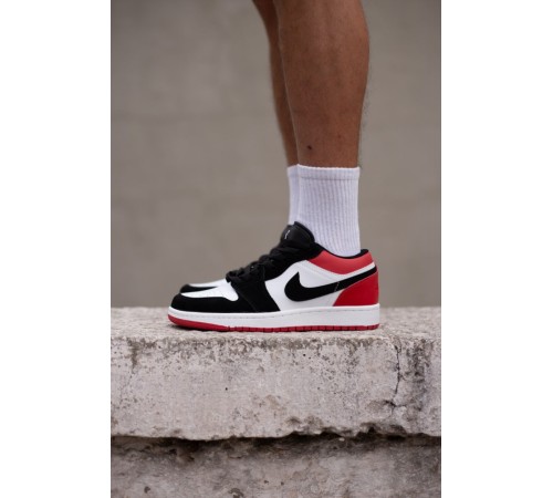 Чоловічі кросівки Nike Air Jordan 1 low white black/red