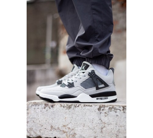 Чоловічі високі кросівки Nike Air Jordan 4 Retro Grey