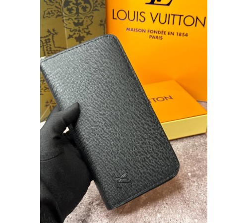 Чоловічий шкіряний гаманець Louis Vuitton Zippy Taiga Black k034