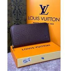 Чоловічий шкіряний гаманець Louis Vuitton Zippy Taiga Brown k035