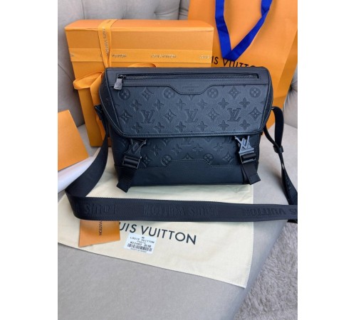 Месенджер чорна Louis Vuitton Voyager PM Monogram Shadow c872