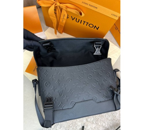 Месенджер чорна Louis Vuitton Voyager PM Monogram Shadow c872