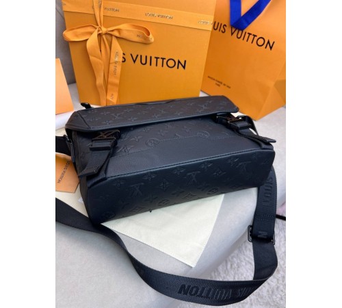 Месенджер чорна Louis Vuitton Voyager PM Monogram Shadow c872