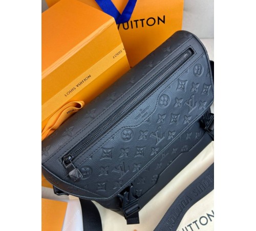 Месенджер чорна Louis Vuitton Voyager PM Monogram Shadow c872