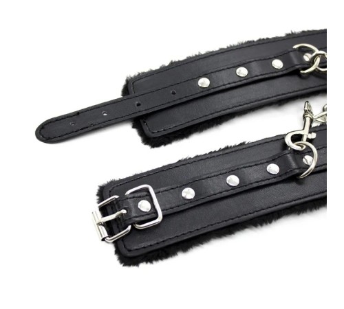 Черные кожаные бондажные наручники с мехом Premium Fur Lined Locking Restraints