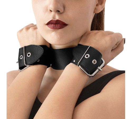 Нашийник з наручниками із натуральної шкіри Art of Sex - Bondage Collar with Handcuffs